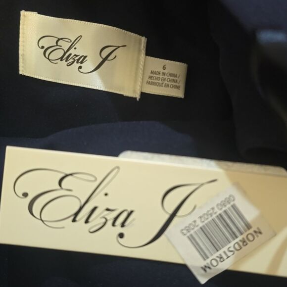Eliza J Ruffle Front Gown NWT size 6 Navy Blue - Picture 5 of 5
